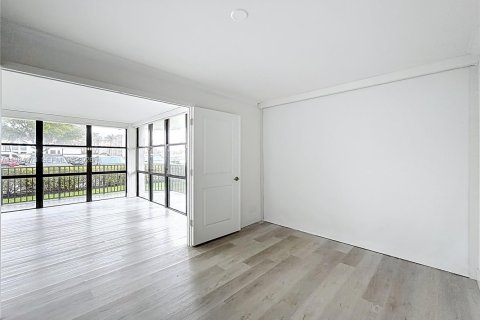 Condo in Hallandale Beach, Florida, 3 bedrooms  № 2053022 - photo 18