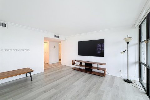 Condo in Hallandale Beach, Florida, 3 bedrooms  № 2053022 - photo 21