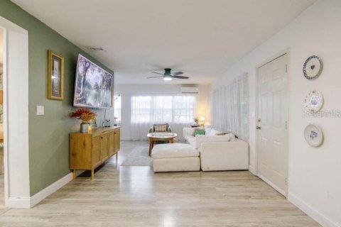 House in Lakeland, Florida 4 bedrooms, 202.71 sq.m. № 2231177 - photo 6