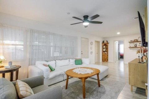 House in Lakeland, Florida 4 bedrooms, 202.71 sq.m. № 2231177 - photo 8