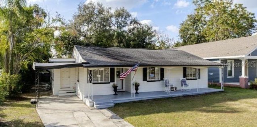 House in Lakeland, Florida 4 bedrooms, 202.71 sq.m. № 2231177