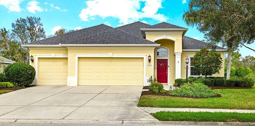 House in Parrish, Florida 3 bedrooms, 223.24 sq.m. № 1557107