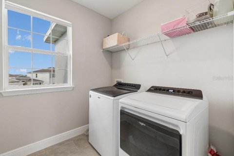 Купить виллу или дом в Аполло-Бич, Флорида 12 комнат, 254.37м2, № 2238646 - фото 29