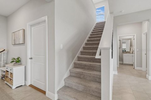 Купить виллу или дом в Аполло-Бич, Флорида 12 комнат, 254.37м2, № 2238646 - фото 18