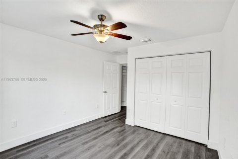 Townhouse in Miramar, Florida 3 bedrooms, 185.99 sq.m. № 2043067 - photo 17