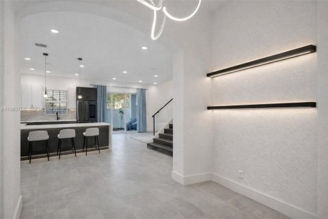 Townhouse in Miramar, Florida 3 bedrooms, 185.99 sq.m. № 2043067 - photo 6