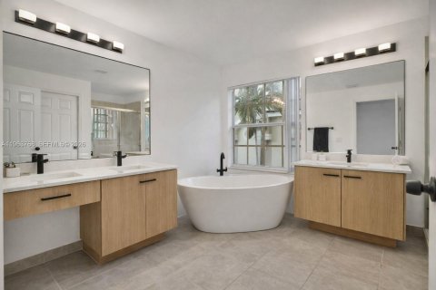 Townhouse in Miramar, Florida 3 bedrooms, 185.99 sq.m. № 2043067 - photo 26