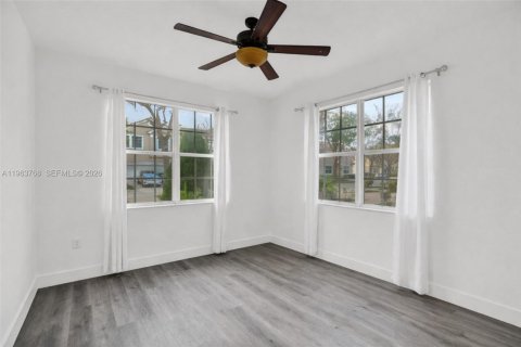 Townhouse in Miramar, Florida 3 bedrooms, 185.99 sq.m. № 2043067 - photo 11