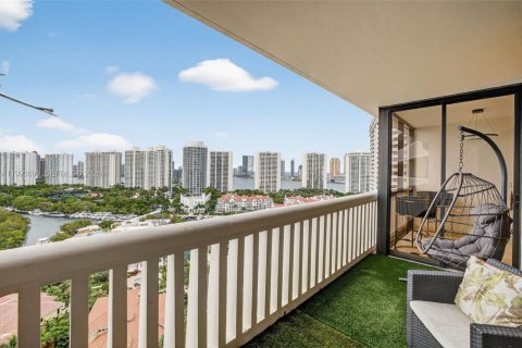 Copropriété à louer à Aventura, Floride: 2 chambres, 114.27 m2 № 2153741 - photo 18