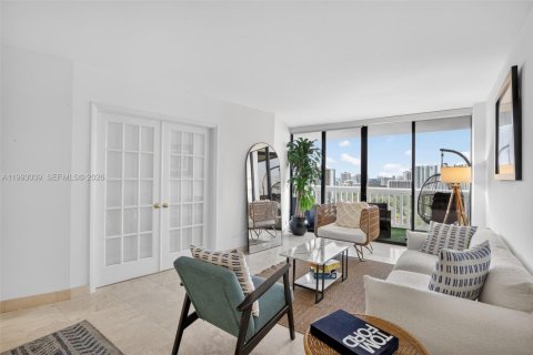 Copropriété à louer à Aventura, Floride: 2 chambres, 114.27 m2 № 2153741 - photo 4