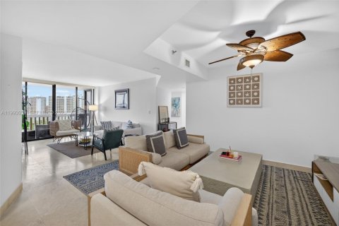 Condo à Aventura, Floride, 2 chambres  № 2153741