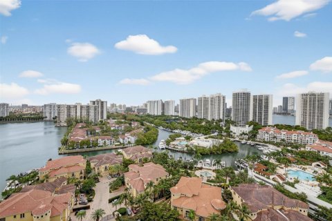 Copropriété à louer à Aventura, Floride: 2 chambres, 114.27 m2 № 2153741 - photo 17