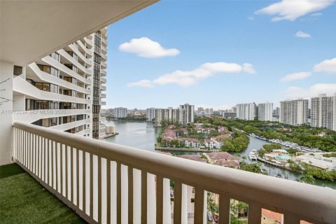 Copropriété à louer à Aventura, Floride: 2 chambres, 114.27 m2 № 2153741 - photo 15