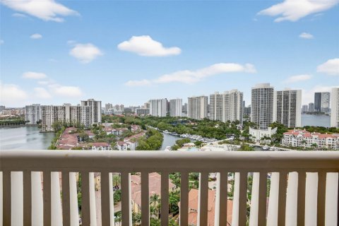 Copropriété à louer à Aventura, Floride: 2 chambres, 114.27 m2 № 2153741 - photo 16