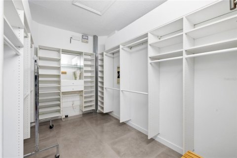 House in Sarasota, Florida 4 bedrooms, 217.48 sq.m. № 2225451 - photo 28