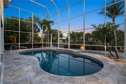 House in Sarasota, Florida 4 bedrooms, 217.48 sq.m. № 2225451 - photo 2