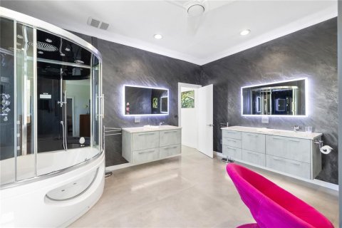 House in Sarasota, Florida 4 bedrooms, 217.48 sq.m. № 2225451 - photo 29