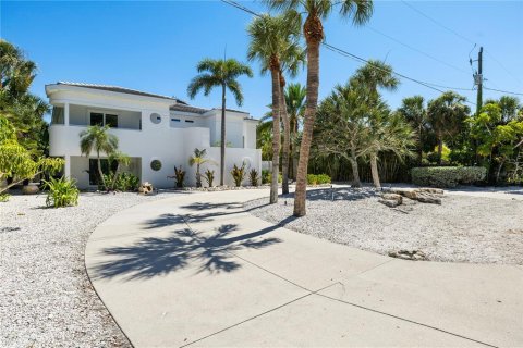 House in Sarasota, Florida 4 bedrooms, 217.48 sq.m. № 2225451 - photo 4