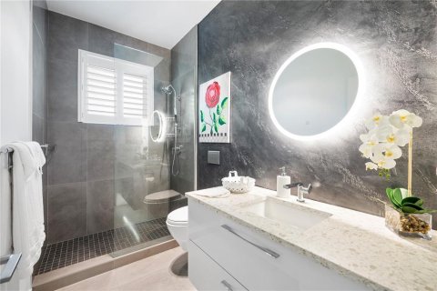 House in Sarasota, Florida 4 bedrooms, 217.48 sq.m. № 2225451 - photo 23
