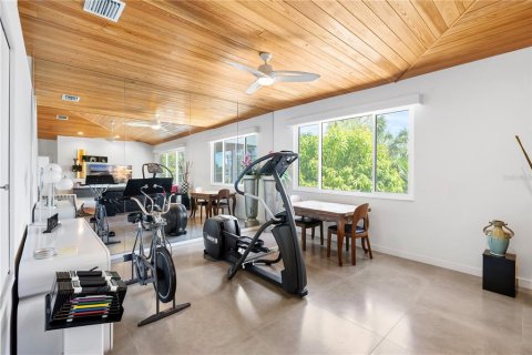 House in Sarasota, Florida 4 bedrooms, 217.48 sq.m. № 2225451 - photo 15