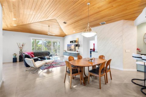House in Sarasota, Florida 4 bedrooms, 217.48 sq.m. № 2225451 - photo 9