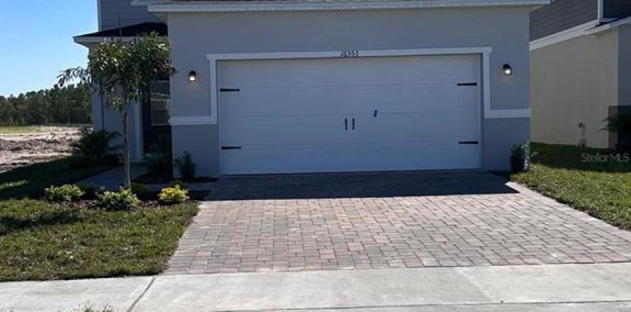 Villa ou maison à Clermont, Floride 4 chambres, 221.76 m2 № 2329846