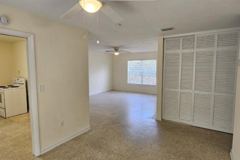 Casa en alquiler en Deltona, Florida, 2 dormitorios, 103.31 m2 № 1884037 - foto 3