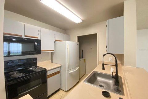 Condo in Orlando, Florida, 1 bedroom  № 1914970 - photo 11