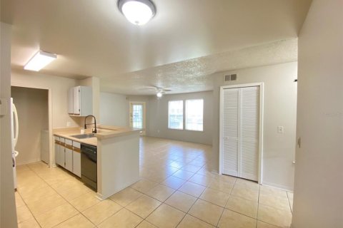 Condo in Orlando, Florida, 1 bedroom  № 1914970 - photo 4