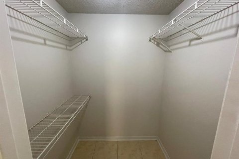 Condo in Orlando, Florida, 1 bedroom  № 1914970 - photo 17