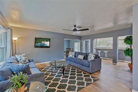 Casa en alquiler en Temple Terrace, Florida, 3 dormitorios, 167.78 m2 № 1720365 - foto 6