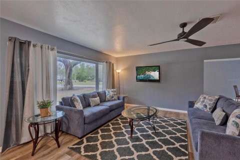 Casa en alquiler en Temple Terrace, Florida, 3 dormitorios, 167.78 m2 № 1720365 - foto 5