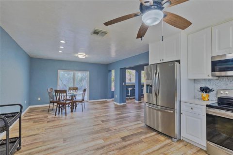 Casa en alquiler en Temple Terrace, Florida, 3 dormitorios, 167.78 m2 № 1720365 - foto 11