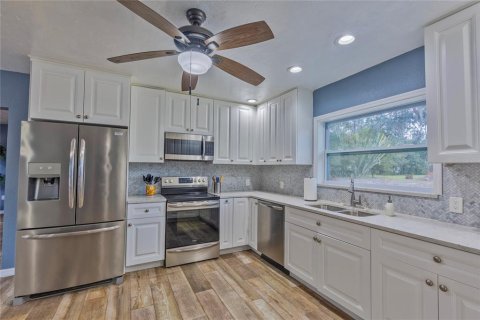 Casa en alquiler en Temple Terrace, Florida, 3 dormitorios, 167.78 m2 № 1720365 - foto 10