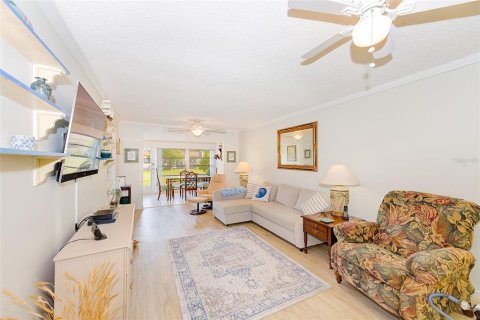 Casa en venta en Clearwater, Florida, 2 dormitorios, 82.31 m2 № 1378463 - foto 8