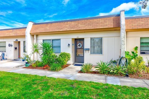 Casa en venta en Clearwater, Florida, 2 dormitorios, 82.31 m2 № 1378463 - foto 2