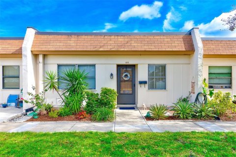 Casa en venta en Clearwater, Florida, 2 dormitorios, 82.31 m2 № 1378463 - foto 1