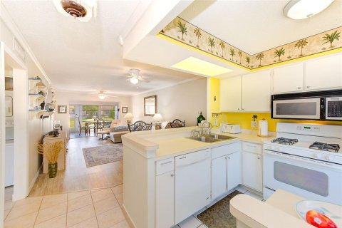 Casa en venta en Clearwater, Florida, 2 dormitorios, 82.31 m2 № 1378463 - foto 3