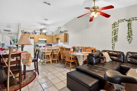 Commercial property in Edgewater, Florida 4 bedrooms, 188.96 sq.m. № 2430628 - photo 3