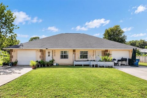 Commercial property in Edgewater, Florida 4 bedrooms, 188.96 sq.m. № 2430628