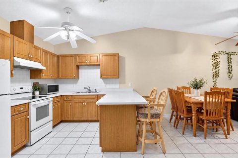 Commercial property in Edgewater, Florida 4 bedrooms, 188.96 sq.m. № 2430628 - photo 16