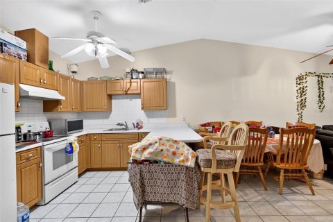 Commercial property in Edgewater, Florida 4 bedrooms, 188.96 sq.m. № 2430628 - photo 6
