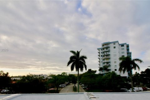 Снять в аренду кондоминиум в Майами-Бич, Флорида 62.99м2, № 2085063 - фото 20