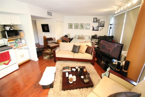 Снять в аренду кондоминиум в Майами-Бич, Флорида 62.99м2, № 2085063 - фото 21