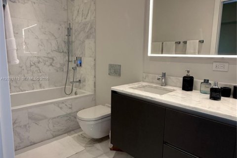 Купить кондоминиум в Майами, Флорида 2 спальни, 119.57м2, № 2085600 - фото 12