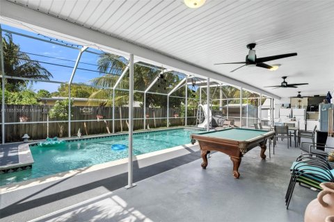 Casa en venta en Cutler Bay, Florida, 3 dormitorios, 120.49 m2 № 1979081 - foto 12