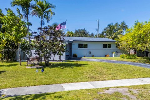 Casa en venta en Cutler Bay, Florida, 3 dormitorios, 120.49 m2 № 1979081 - foto 4