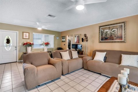 Casa en venta en Cutler Bay, Florida, 3 dormitorios, 120.49 m2 № 1979081 - foto 19