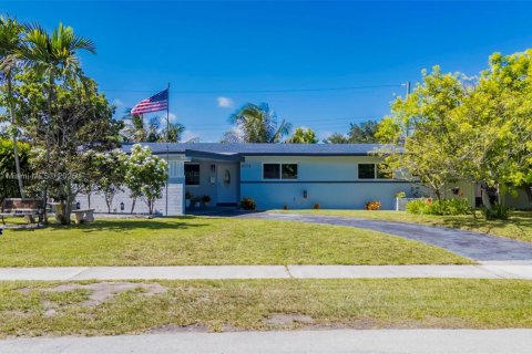 Casa en Cutler Bay, Florida 3 dormitorios, 120.49 m2 № 1979081