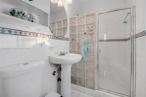 Casa en venta en Cutler Bay, Florida, 3 dormitorios, 120.49 m2 № 1979081 - foto 28